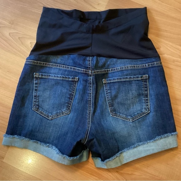 Just Black Denim Slightly Distressed Stretchy Jean Shorts, Size 28 - Picture 3 of 5